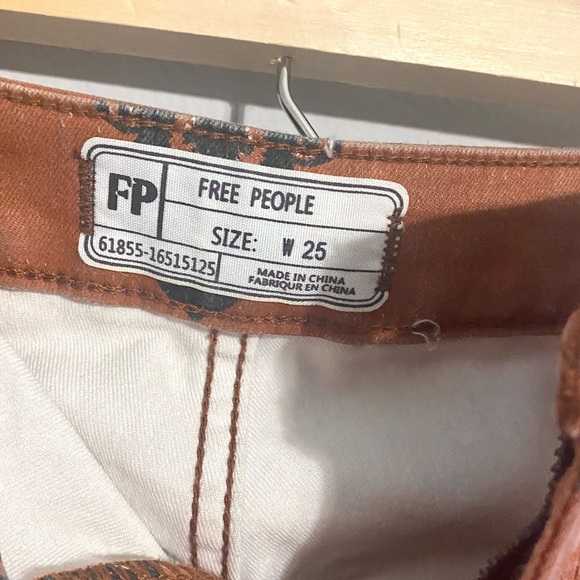 NEW RARE Free People Just Float On Printed Flare Jeans Size 25 Rust Combo - Picture 6 of 16